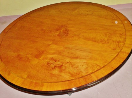 Restauración mesa, eliminación barnices, tintes tres colores, barnizado