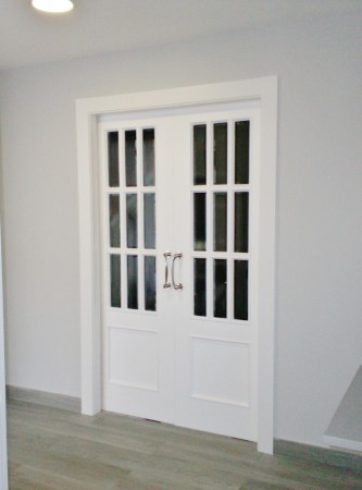 Renovación puertas acabado lacado blanco